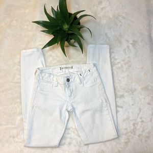 Bullhead Black denim legging in off white Size: 00